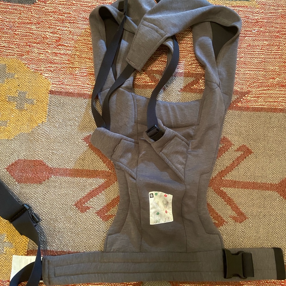 Ergobaby Embrace Gray